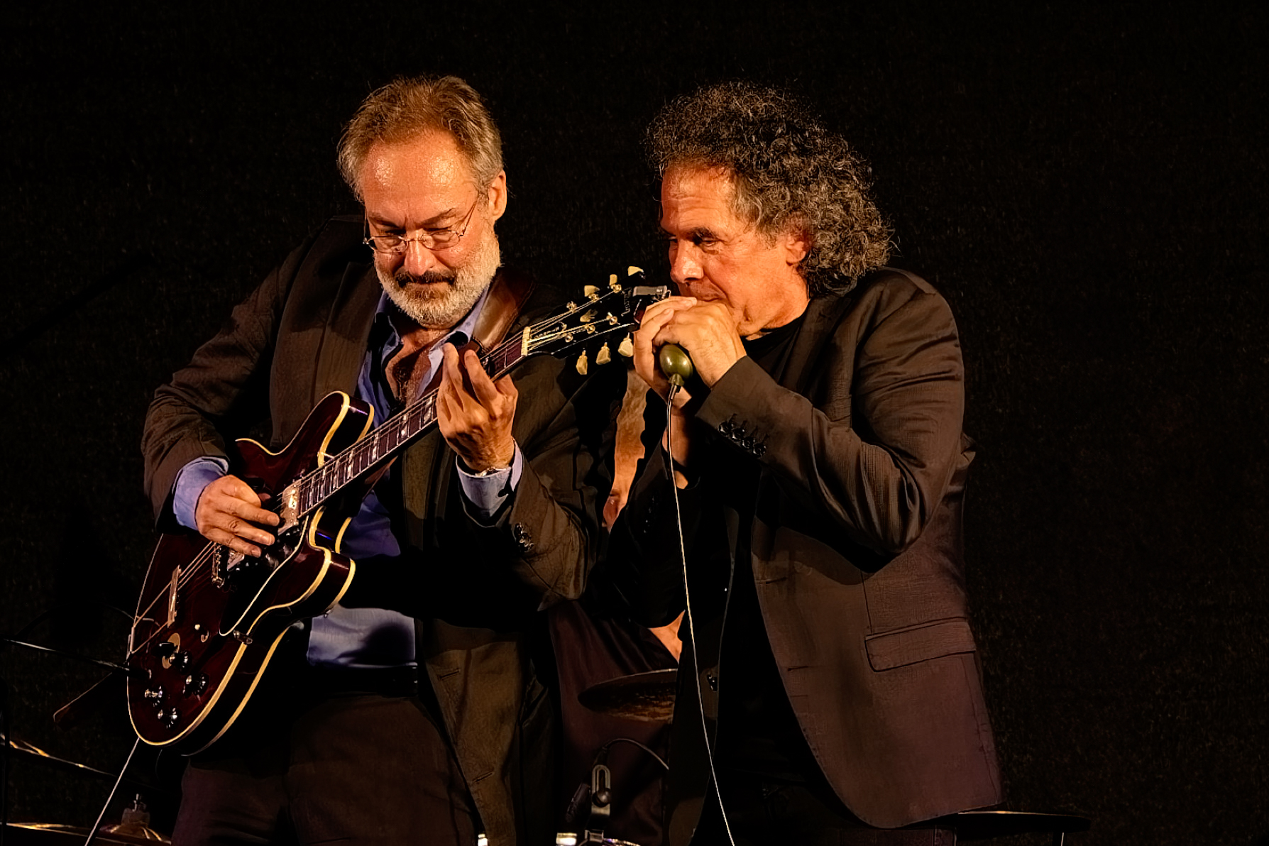 LINIE1: Hubert Hofherr und die Jakarta Blues Band